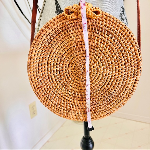 Handwoven Round Rattan Sling/Shoulder Bag - Picture 10 of 10